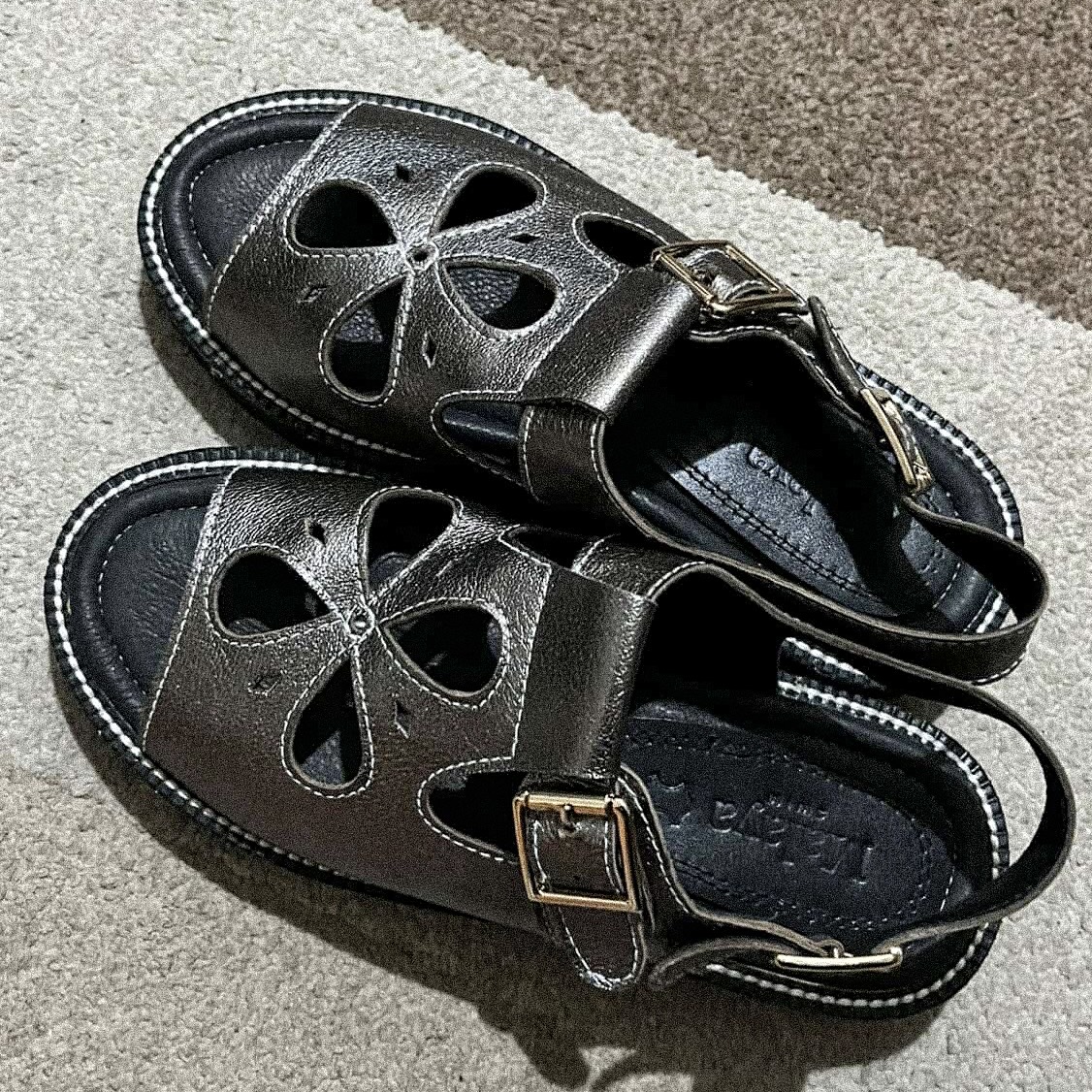 F8B64066-EDD5-4A8A-B84A-436348F73AB6